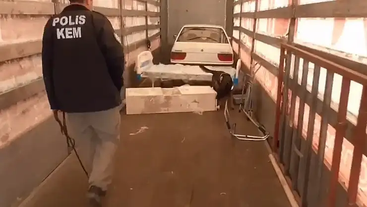 Van'da hasta yatağının başlığına saklanmış uyuşturucu ele geçirildi