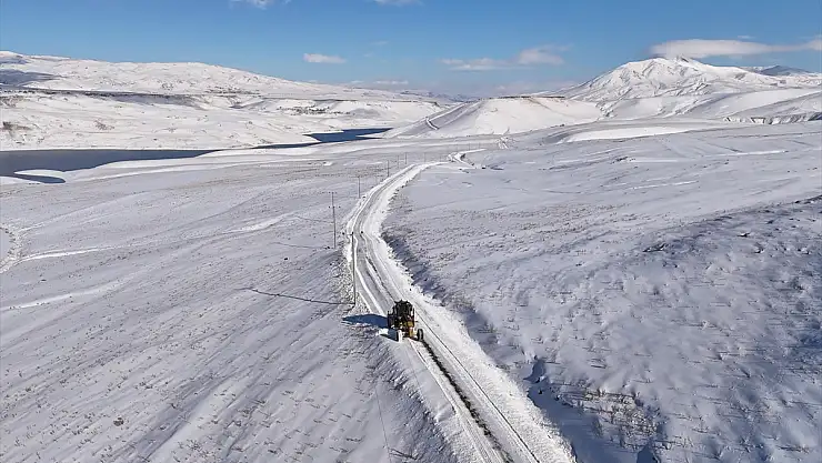 Van-Bahçesaray yolu ulaşıma kapatıldı