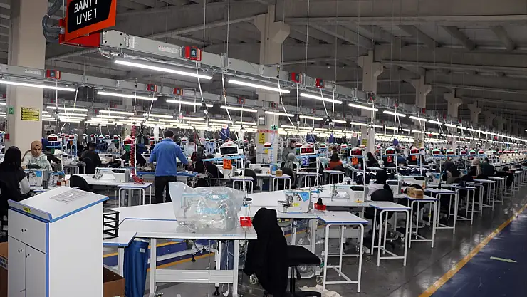 Yıllar sonra memleketi Ağrı'ya döndü, 350 gence iş imkanı sunuyor