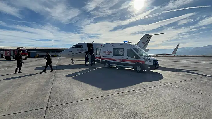 Muş'ta kalp hastası bebek ambulans uçakla Ankara'ya sevk edildi