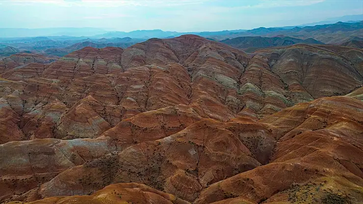 Iğdır'ın renkli harikası Gökkuşağı Tepeleri