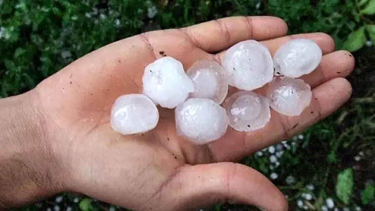 Diyadin'de Dolu Yağışı Maddi Hasara Yol Açtı