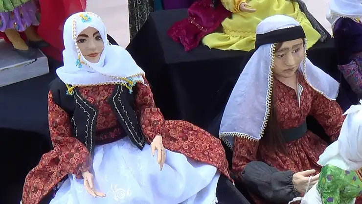 Yöresel kıyafetler kitre bebeklerde yaşatılıyor