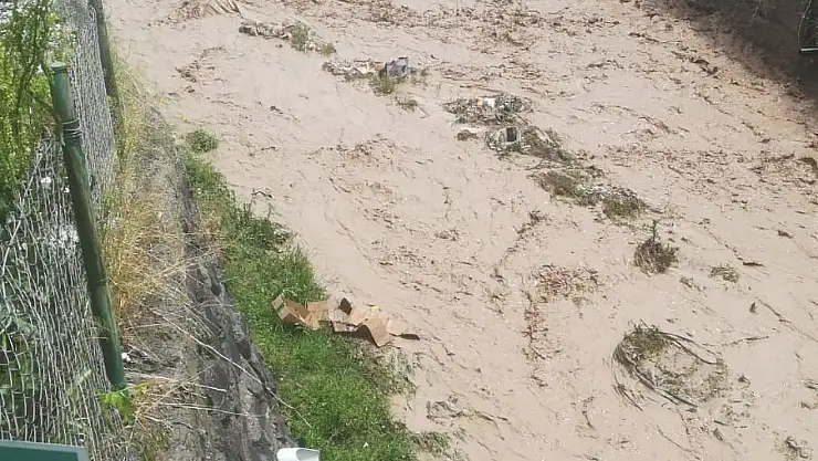 Ot Toplamaya Giden Anne Ve İki Çocuğu Sel Sularına Kapıldı
