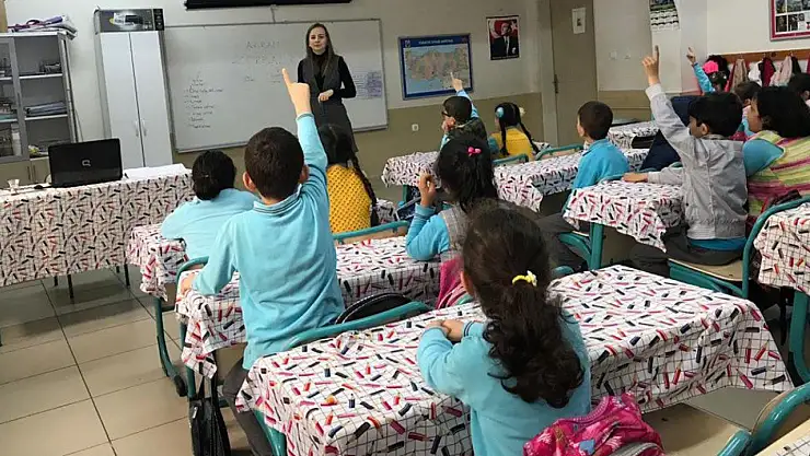 20 milyon öğrenci için okul zili yeniden çaldı