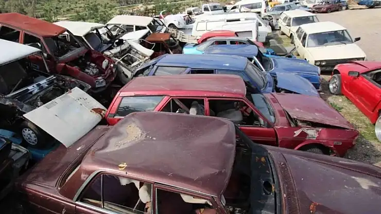 20 Yaş Üstü Araç Sahiplerine ÖTV'siz Sıfır Otomobil Müjdesi Gelebilir mi? Hurda Araç Teşviki Yol Açıyor!