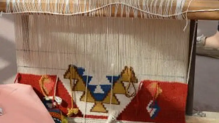 Elde halı ve kilim dokuma geleneği yaşatılıyor