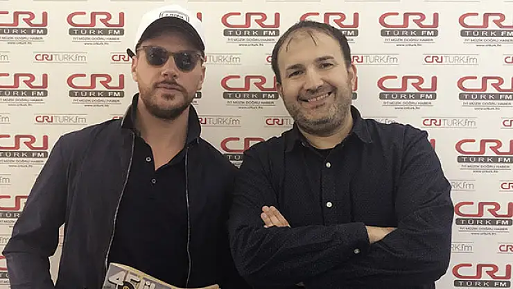 Akçıl ilahi söyleyecek