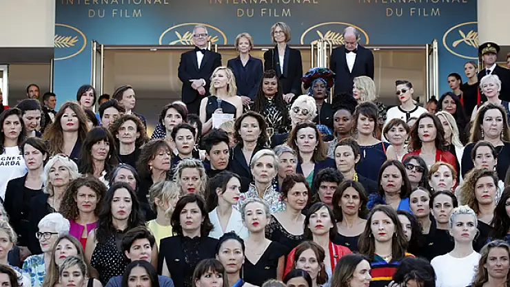 Canes'te şok protesto