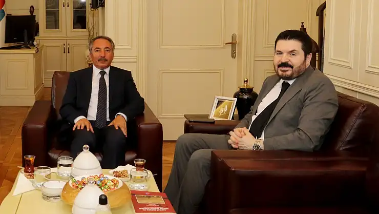 Sayan'dan Rektör Karabulut'a Ziyaret