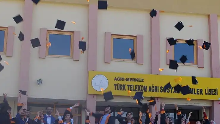Ağrı'da 82 öğrenciden 53'ü üniversite sınavını kazandı
