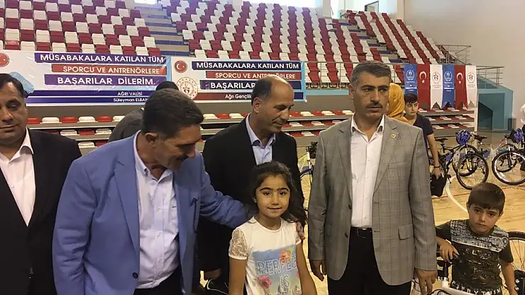 Türkiye'de ilk bisikletler Ağrı'dan dağıtıldı