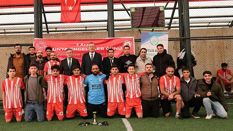 3 Aralık Dünya Engelliler Günü'nde Halı Saha Futbol Turnuvası Düzenlendi