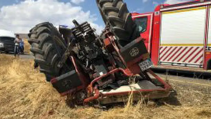 Ağrı'da traktör devrildi: 1ölü, 1 yaralı