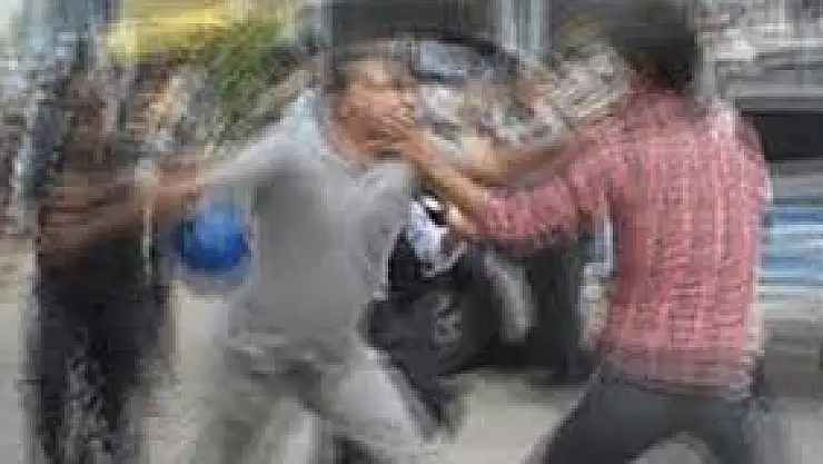 Ağrı'da iki aile arasında kavga: 3 yaralı