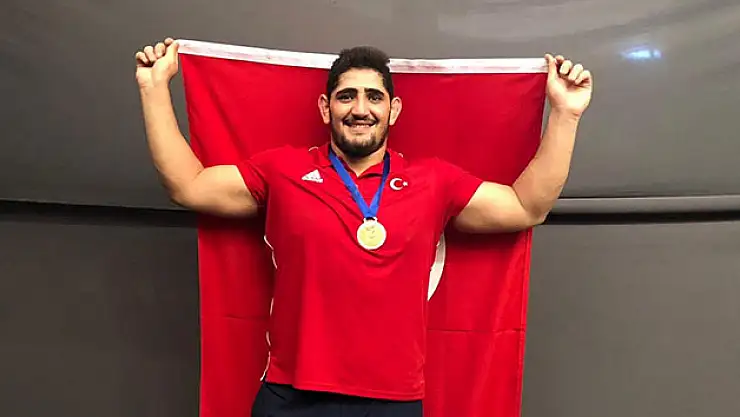 Mili güreşçi Dünya Şampiyonu oldu