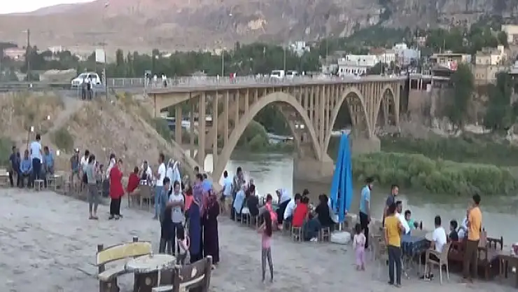 Doğu'nun tarihi ilçesine ziyaretçi akını
