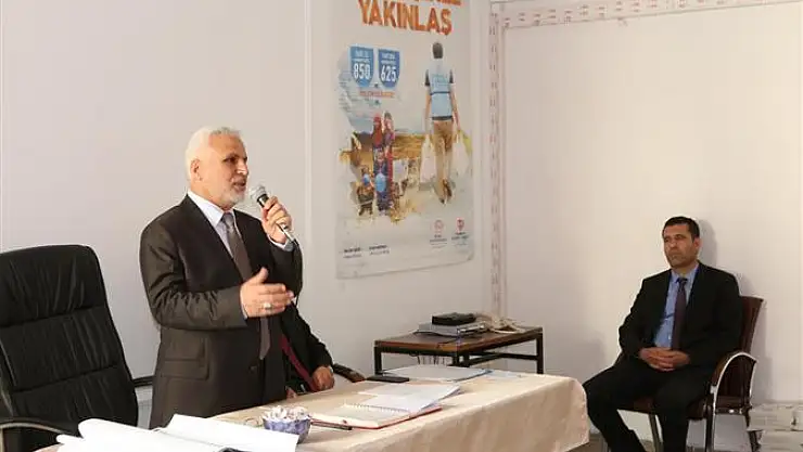 Kız Kur'an kursu öğreticileri toplantıda bir araya geldi