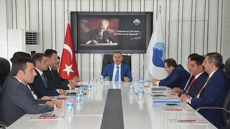 Vali Elban, ilçelerdeki gelişmeleri kaymakamlardan dinledi