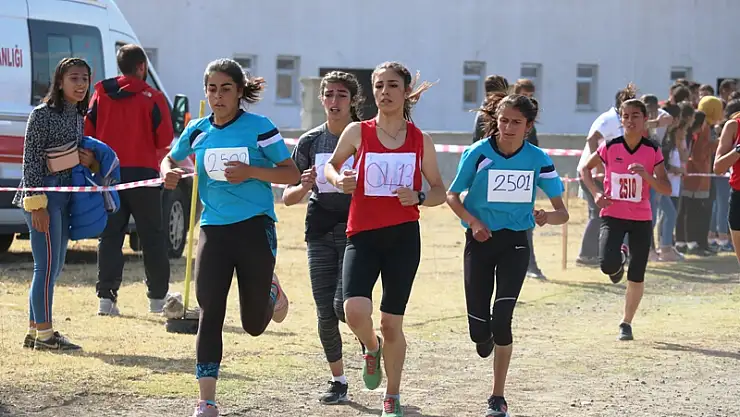Ağrı'da Bölgesel Kros Ligi Yarışmaları Yapıldı