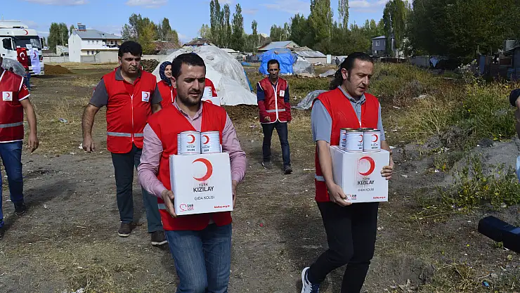 Ağrı'da İhtiyaç Sahiplerine Kızılay'ın Yardımları devam ediyor