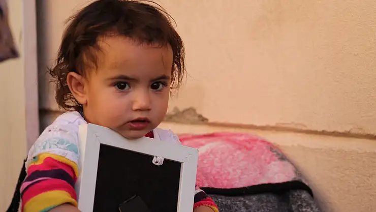 Asmin Nisa hiç görmediği ablasını bekliyor