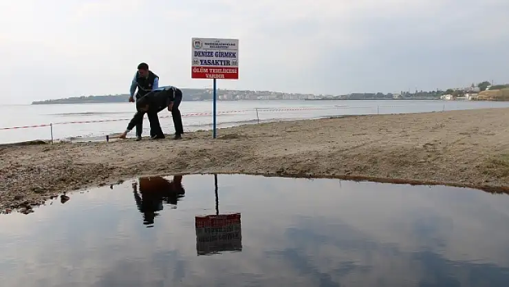 Deniz kızıla büründü