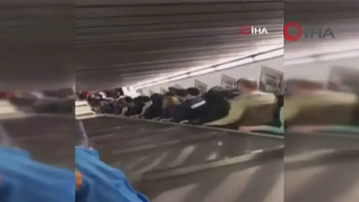 Yürüyen merdiven çöktü: onlarca yaralı var