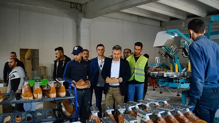 Ağrı'da Yapımı Tamamlanan KOBİ Merkezinde Üretim Başladı