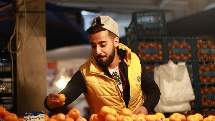 Mandalinacı Veysel rekora koşuyor