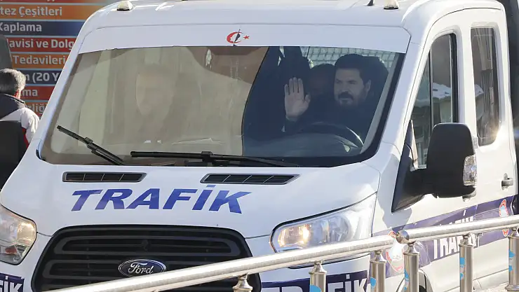 Ağrı Belediyesinin Yeni Araçları Konvoyla Halka Tanıtıldı