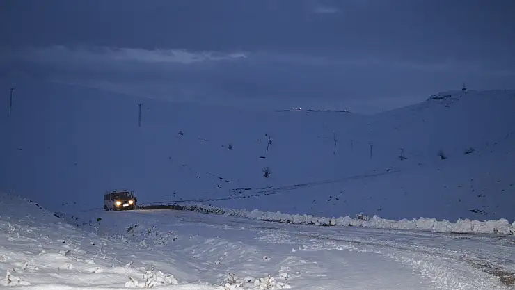 Ağrı'da kar çilesi başladı