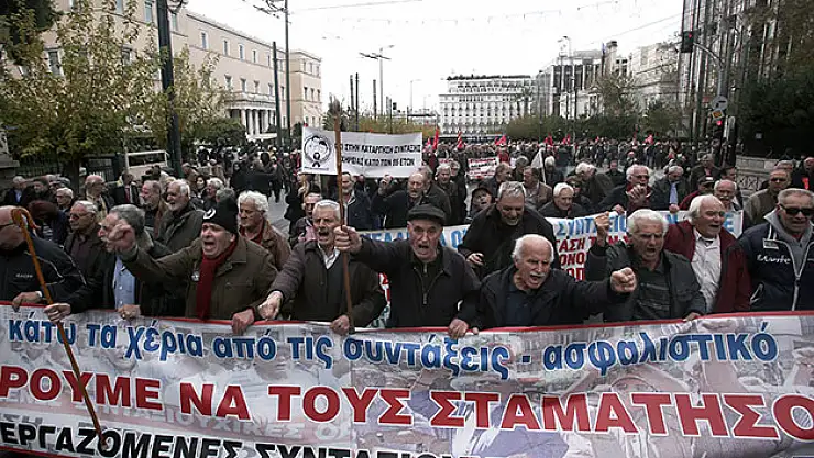 Emeklilerden maaş protestosu