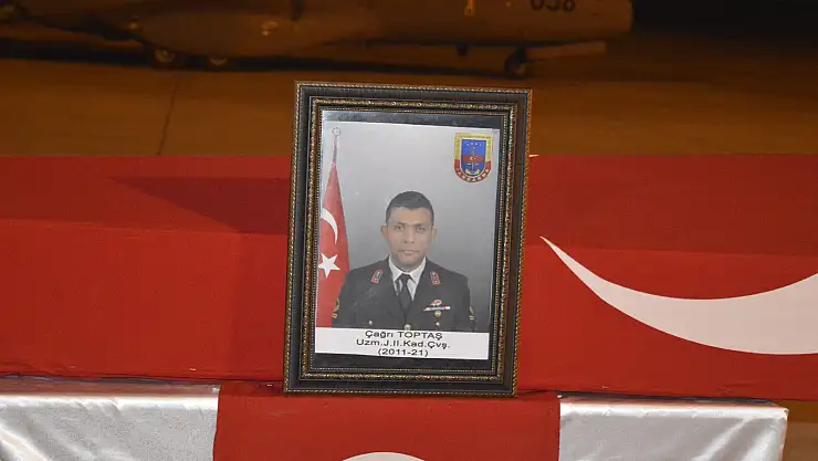Ağrı'da Şehit olan askerin cenazesi baba ocağına uğurlandı