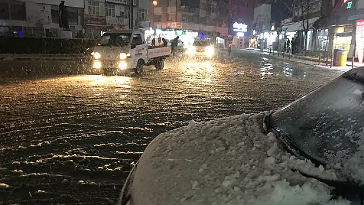 Doğuda beklenen kar batıdan geldi