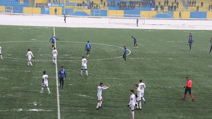 Ağrı 1970 Spor üç puanı üç golle aldı