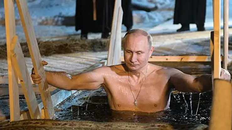 Putin buz gibi suda