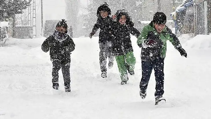 O ilçelerde okullar yarın tatil!