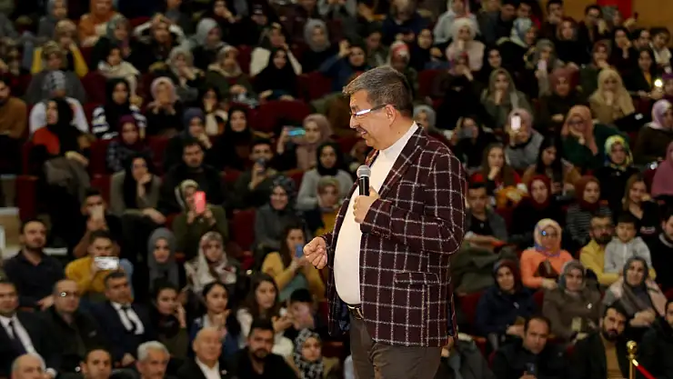 Hayati İnanç, Ağrı'da Salonlara Sığmadı