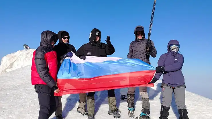 5 bin metrede yaz ortası beyaz manzara: Ağrı Dağı yine ilgi odağı