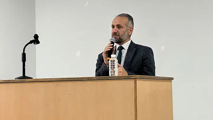 5 Soru 5 Cevap Konferansı Gençlerle Buluştu