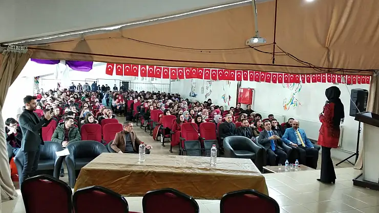 Hamur'da Koruyucu Aile Eğitimi verildi