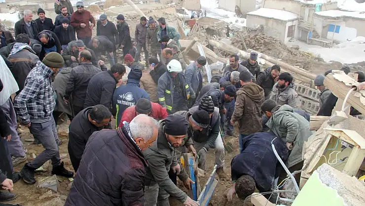 İran'daki deprem can kaybına yol açtı