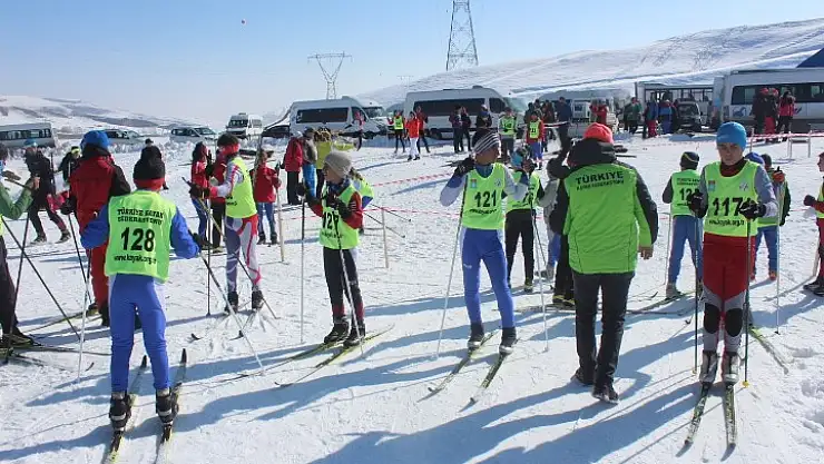 Ağrı'da K2 ve Minikler Ligi 1.Ayak Yarışları heyecanı yaşanıyor