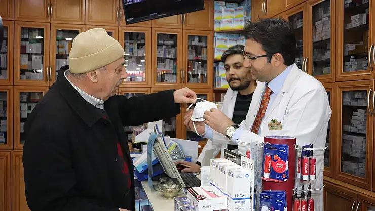 Ağrı eczanelerinde maskeler tükendi