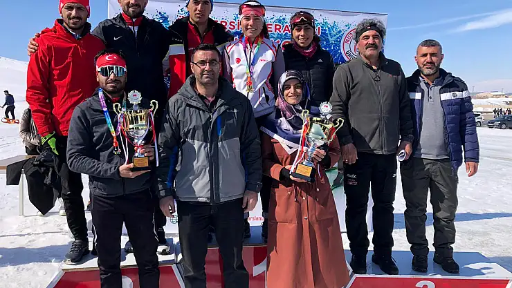 AİÇÜ'lü Öğrenciler Türkiye Şampiyonası'dan başarıyla döndü