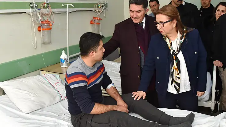Ticaret Bakanı Ruhsar Pekcan, Doğubeyazıt'ta yaralıları ziyaret etti