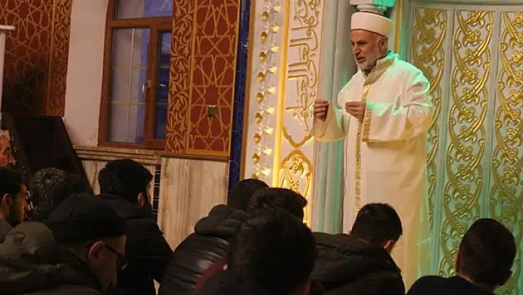 Ağrı'da zafer için eller semaya açıldı