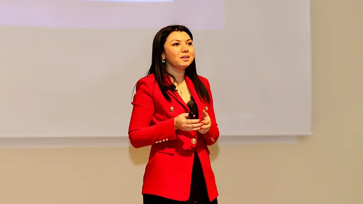 AİÇÜ'de 'Çocuk İstismarı ile Mücadele Eğitimi' Konferansı Verildi