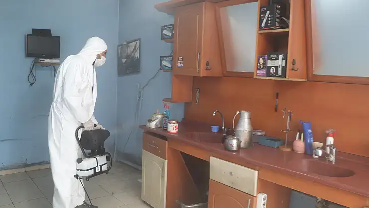 Ağrı'da berber ve kuaförler dezenfekte edildi